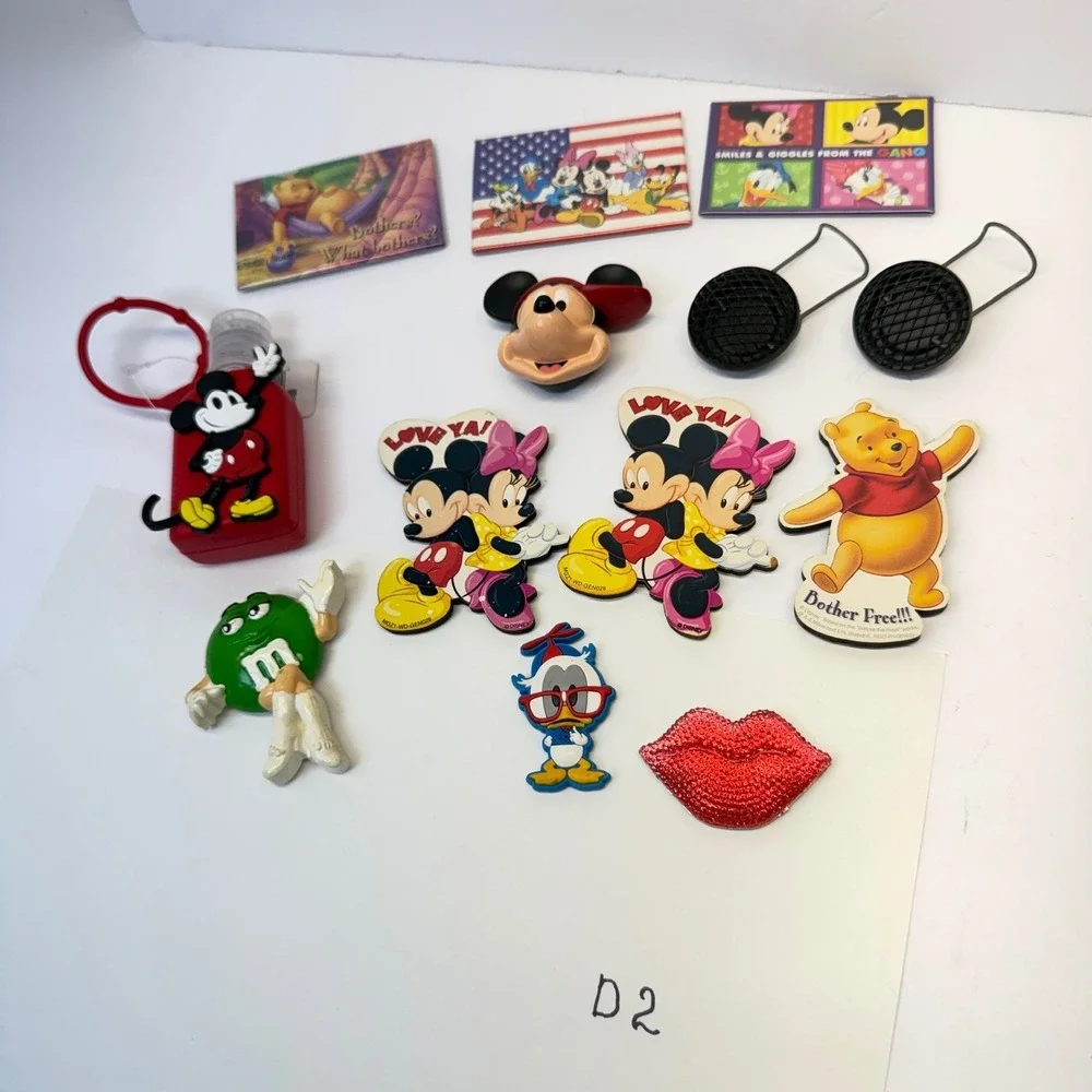 Lot of 11 M&M's & Disney Magnets Mickey Minnie Pooh Donald Duck Hand Sanitizer